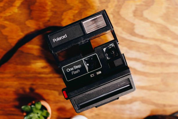 polaroid one step flash 600
