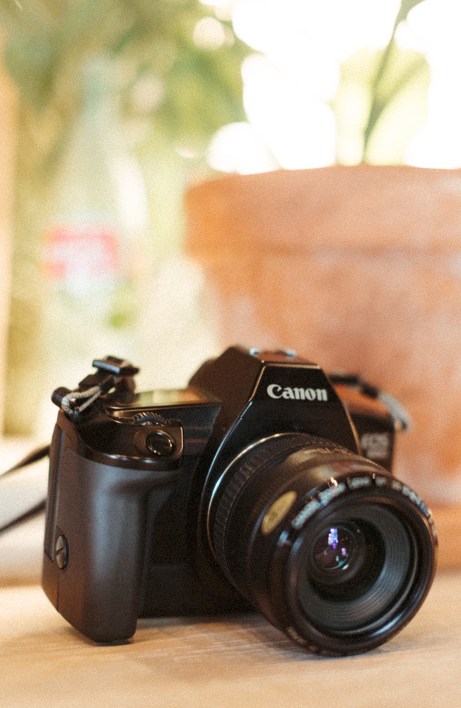Canon EOS 650 with EF 35-70 F/3.5-4.5