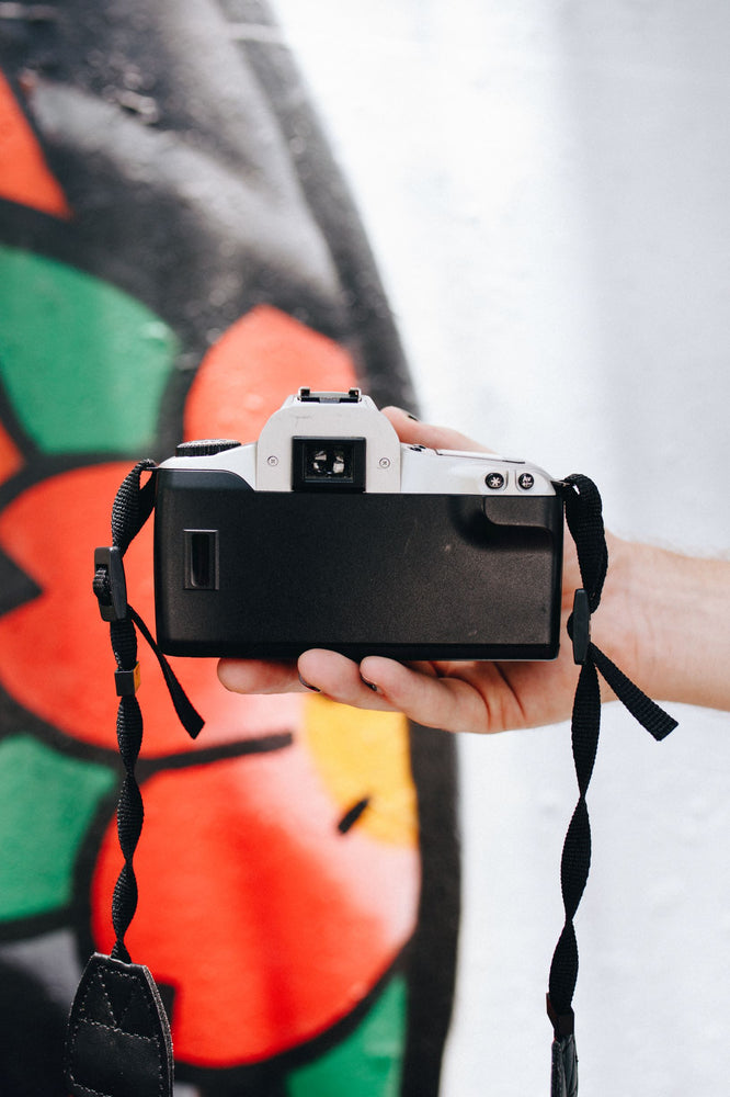 
            
                Load image into Gallery viewer, Canon EOS Rebel 2000
            
        