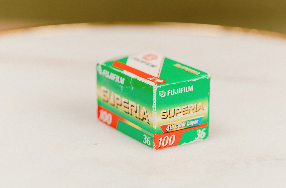 
            
                Load image into Gallery viewer, Fujifilm Superia 100
            
        