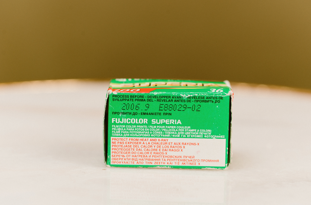 
            
                Load image into Gallery viewer, Fujifilm Superia 100
            
        